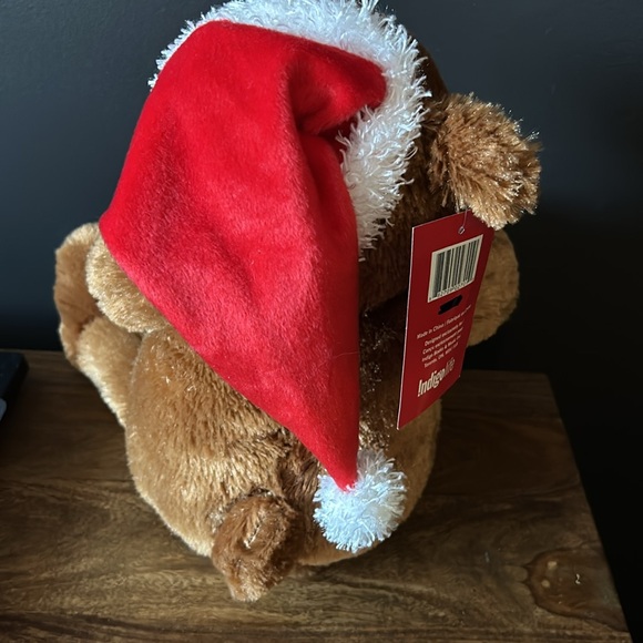 Talking bear recites “Twas The Night Before Christmas “
Batteries not included - Picture 5 of 5